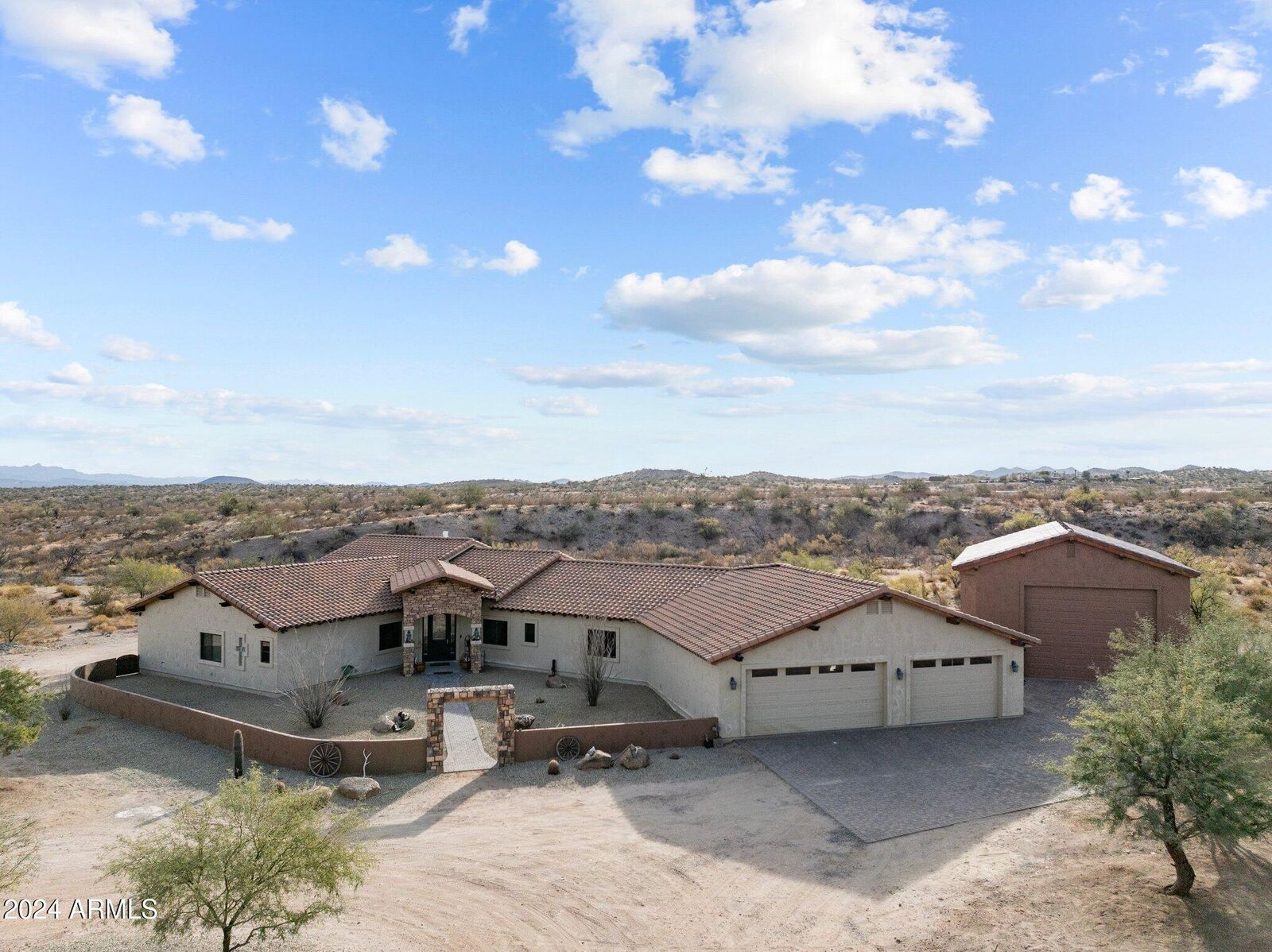 Property Photo: 1065 Buckboard Trail AZ 85390