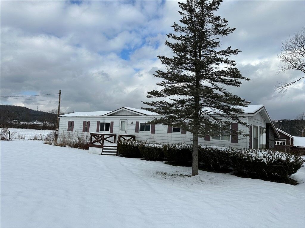 Property Photo:  19 Royal Street  NY 13743 