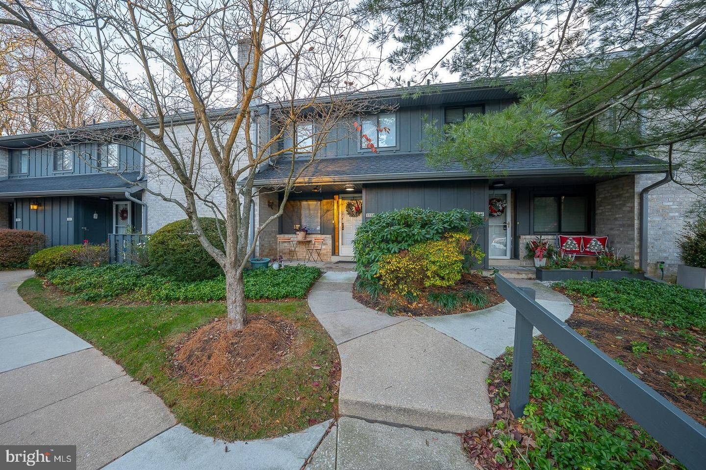 Property Photo:  521 Foxwood Lane 521  PA 19301 