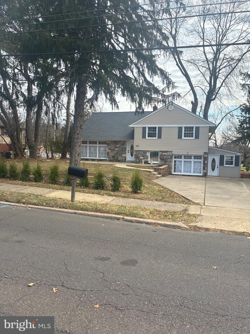 Property Photo: 1221 Huntingdon Pike PA 19006