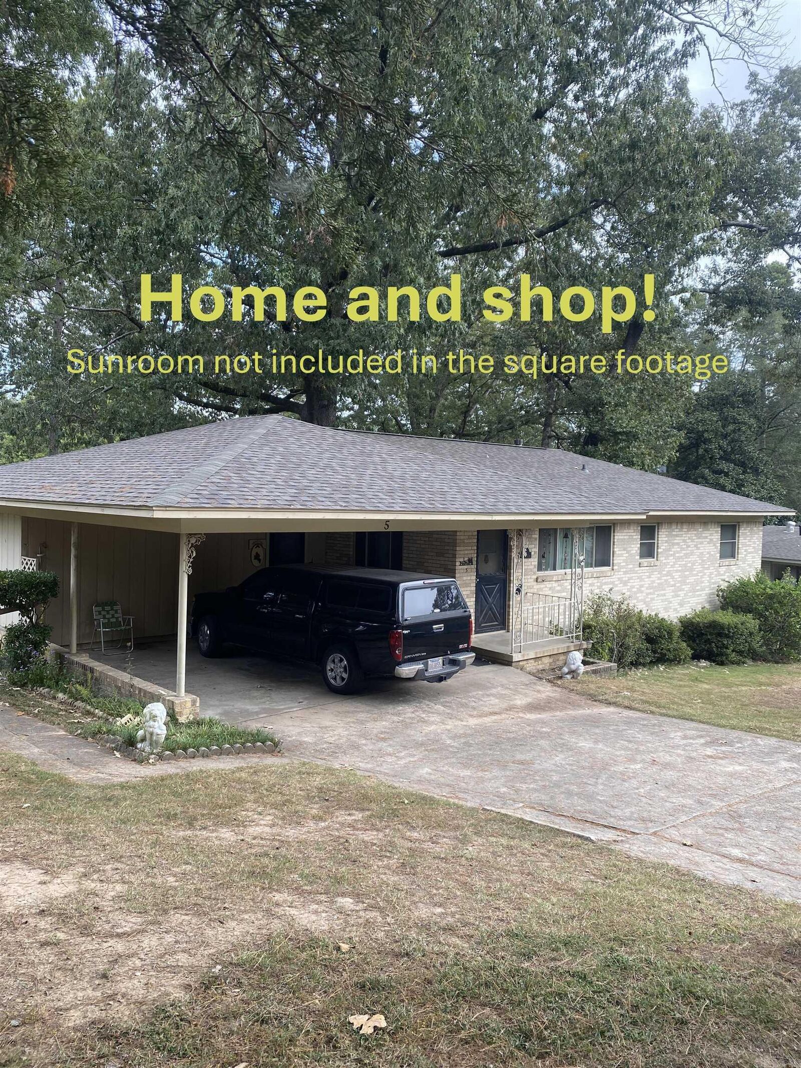 Property Photo:  5 Westwood Lane  AR 72204 