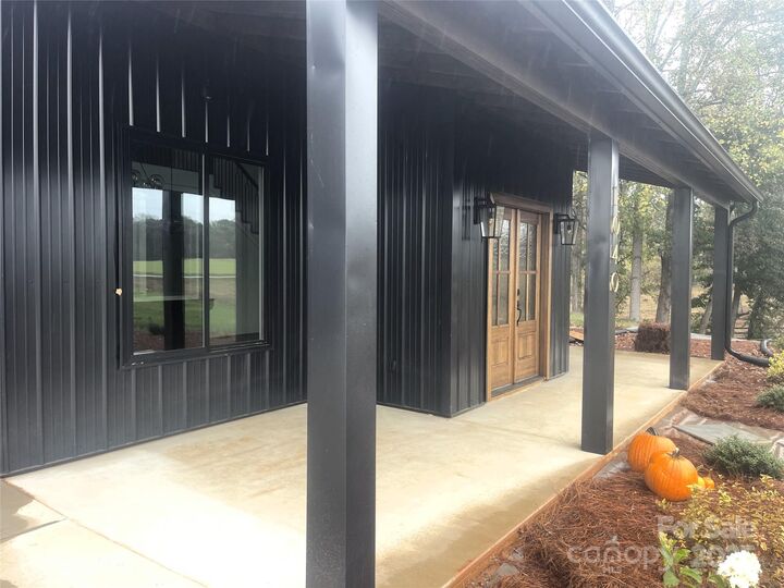 Property Photo: 1040 Third Creek Church Road NC 27013