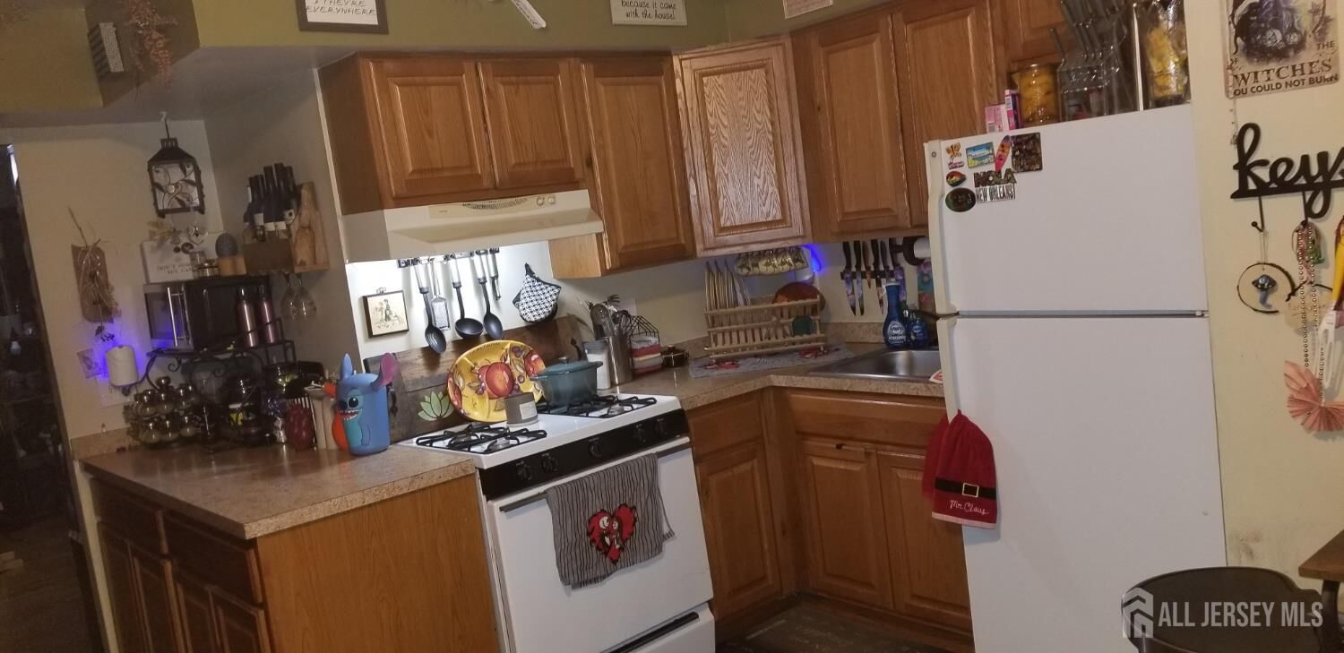 Property Photo:  30 Judson Street 6A  NJ 08837 