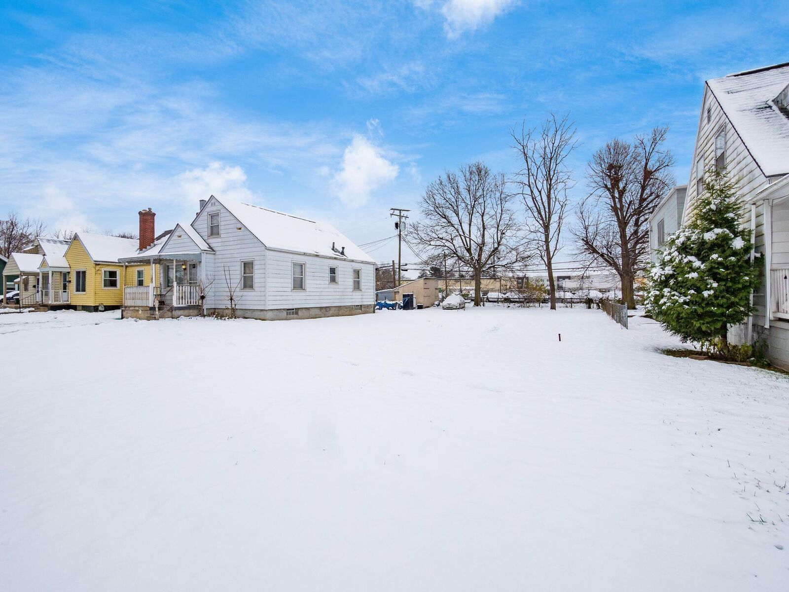 Property Photo: 740 S Napoleon Avenue OH 43213