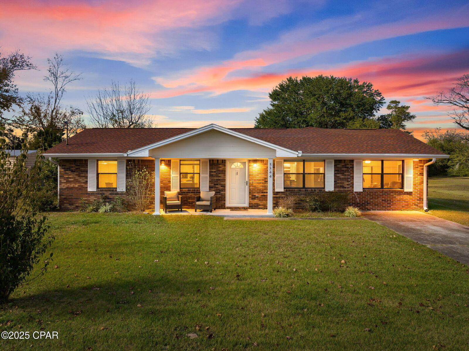 Property Photo: 5544 Lakewood Circle FL 32404