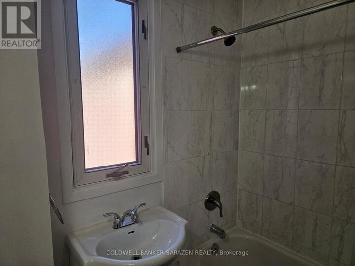 Property Photo: 68 Spadina Avenue 2 ON K1Y 2C1