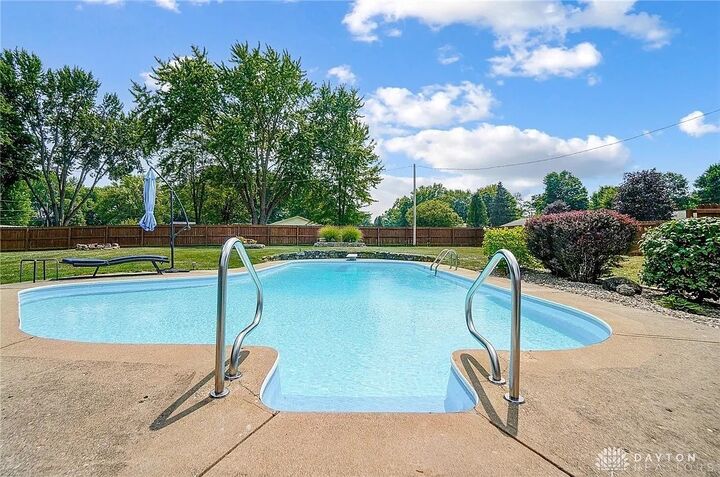 Property Photo: 1478 Kensington Drive OH 45305