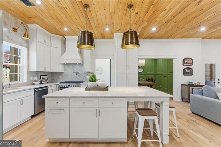 Property Photo: 542 Sugar Hill Drive NW GA 30060