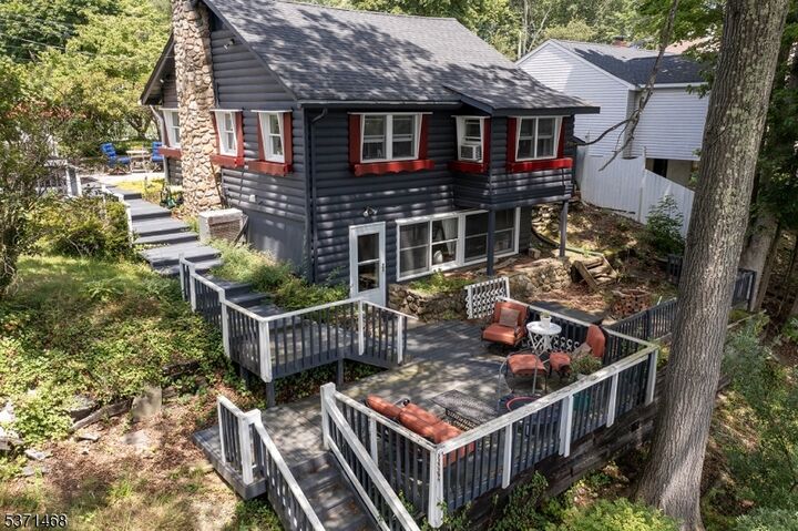 Property Photo:  10 Lenape Trl  NJ 07438 