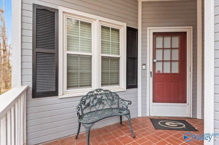 Property Photo: 508 Carrsbrook Road SE AL 35803