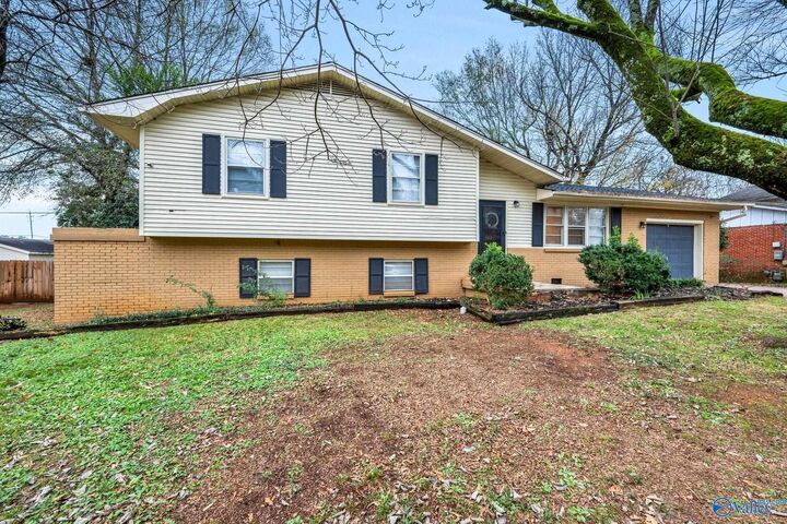 9021 Craigmont Road SW  Huntsville AL 35802 photo