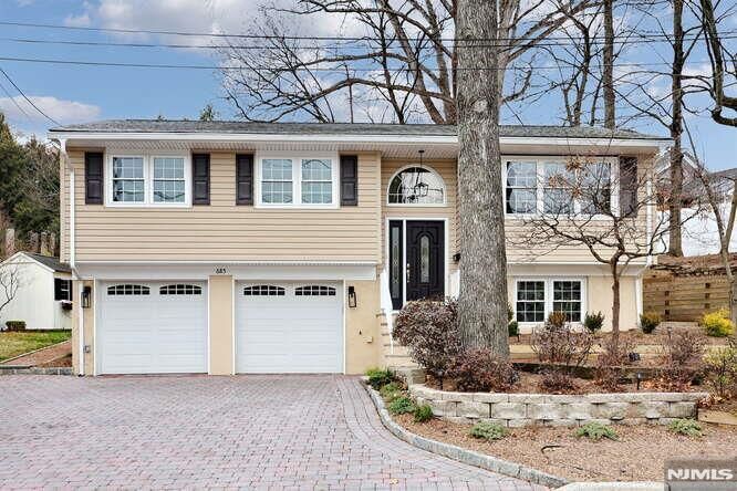 685 Center Avenue  Westwood NJ 07675 photo