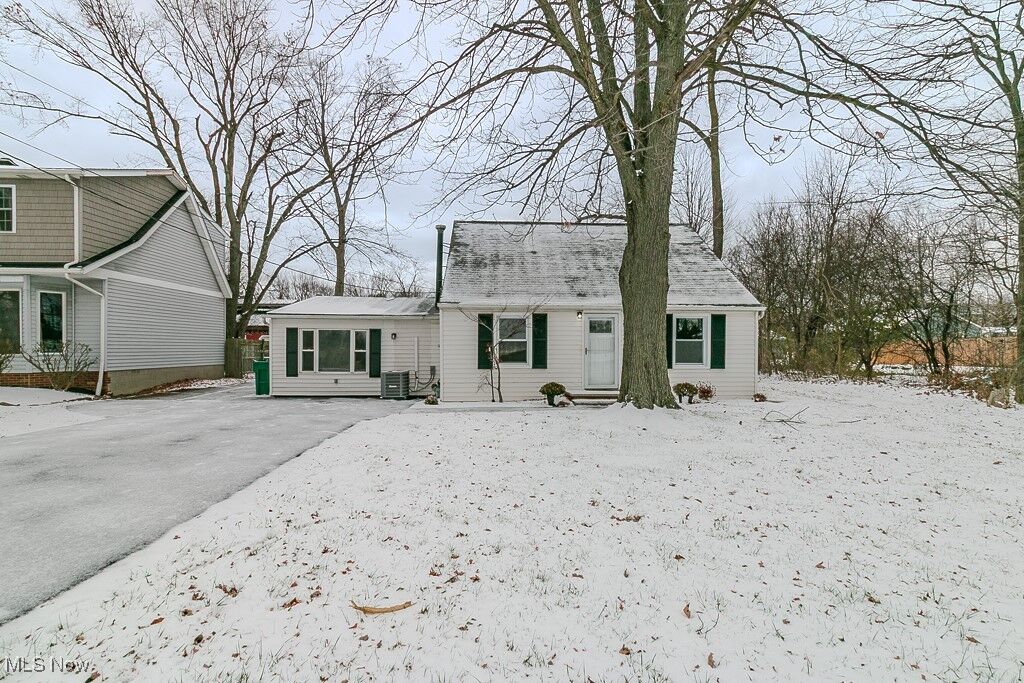 Property Photo: 7325 Adkins Road OH 44060