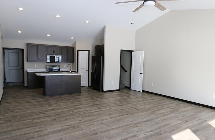 Property Photo:  1012 NE 6th Avenue  MN 56573 