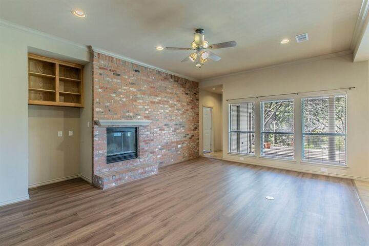 Property Photo: 526 Preston Trail TX 75104