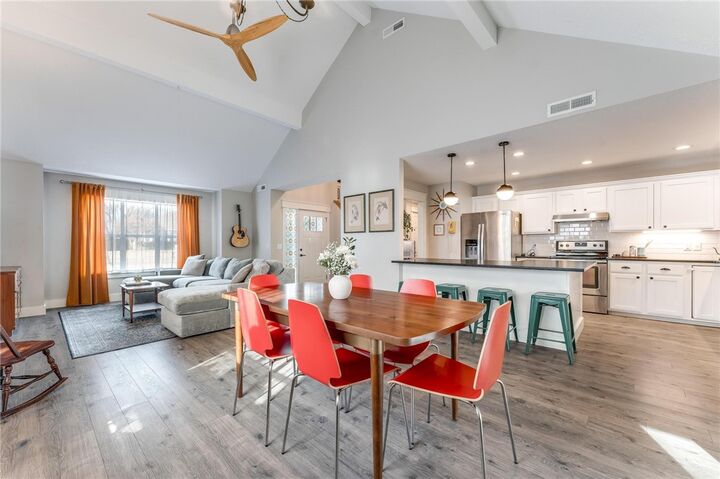 Property Photo:  1770 N Hunters Ridge  AR 72701 