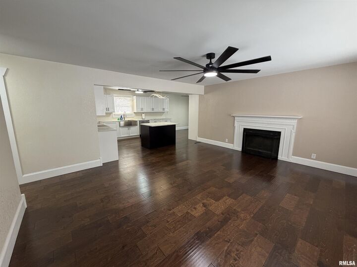 Property Photo: 4267 Evergreen Drive IL 61401