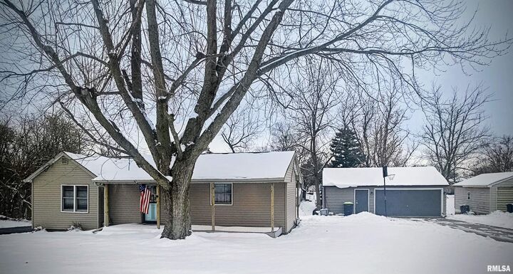 207 E 7th Street  Glasford IL 61533 photo