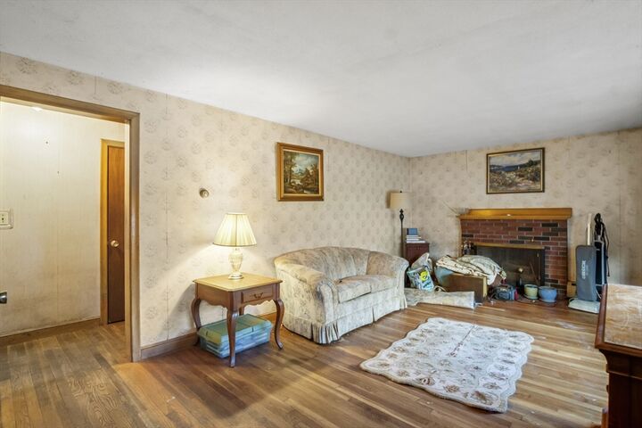 Property Photo:  15 Crescent Rd  MA 01801 