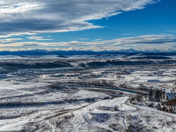 Photo de la propriété:  187 Gleneagles View  AB T4C 1W2 