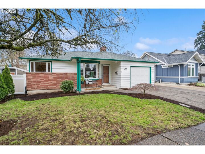 Property Photo: 232 W Hereford St OR 97027