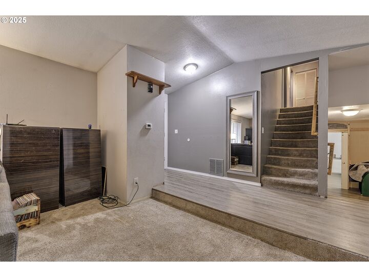 Property Photo: 19820 NE Hassalo Ct OR 97230