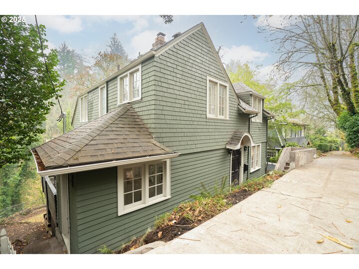 Property Photo: 66 NW Macleay Blvd OR 97210