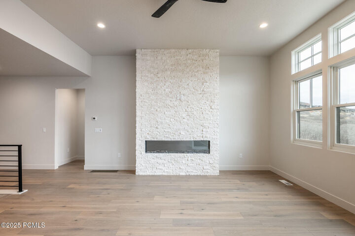 Property Photo: 698 Silver Hill Loop UT 84036