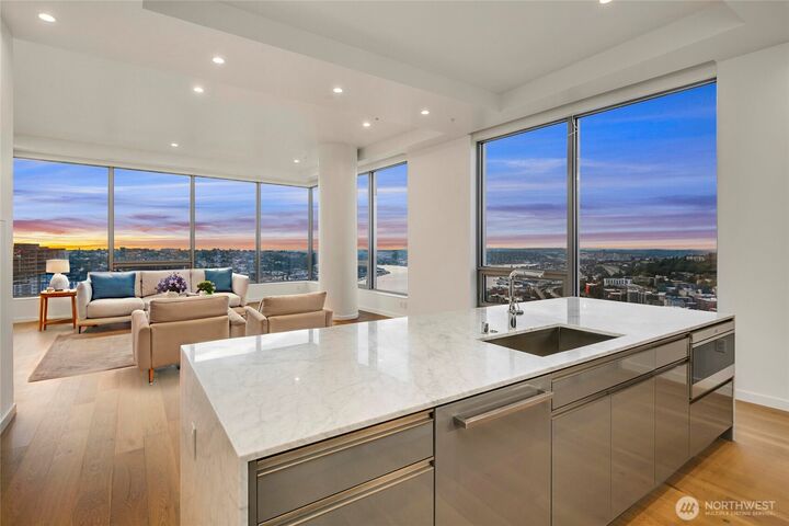 Property Photo:  1808  Minor Avenue Ph203  WA 98101 