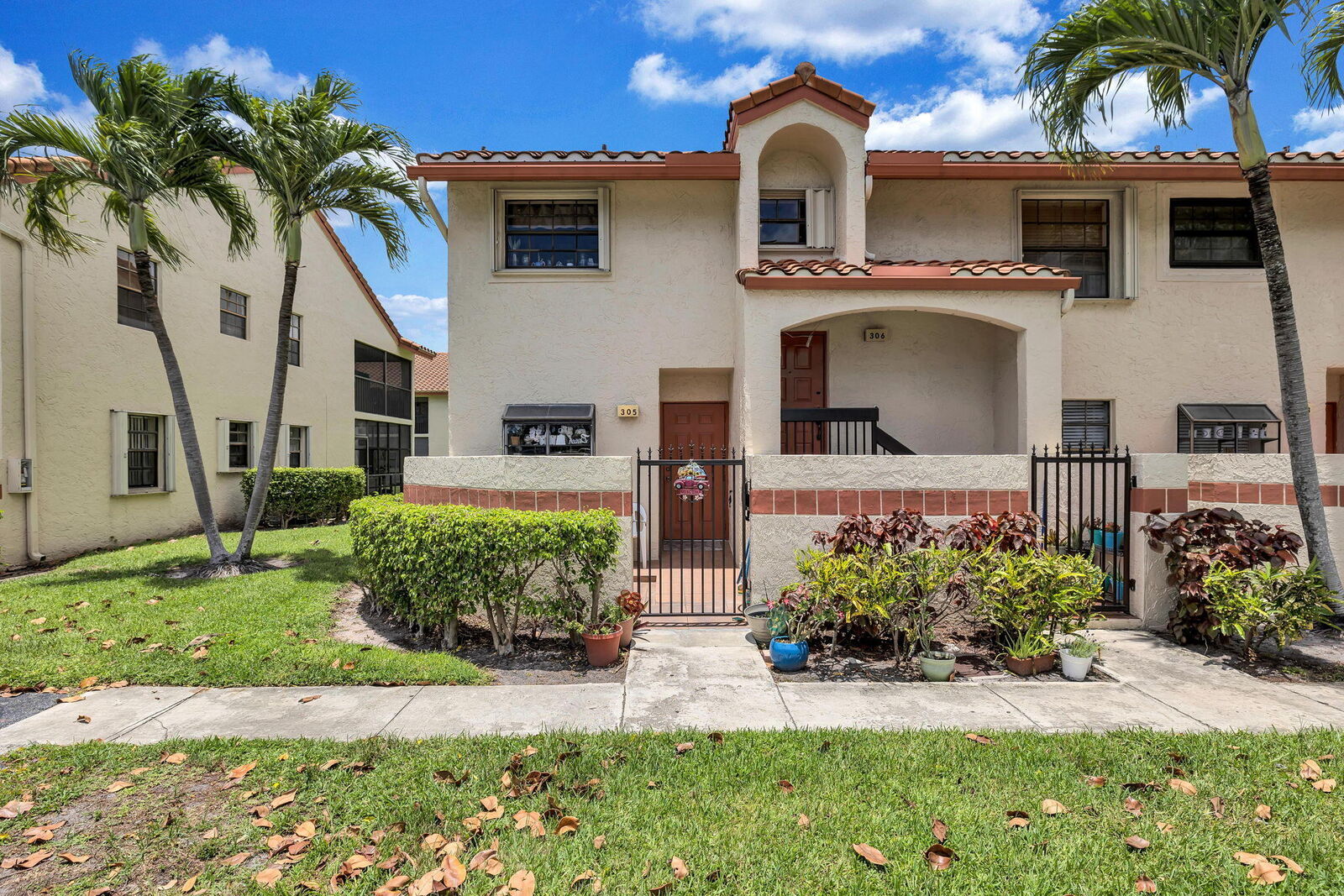 Property Photo: 305 Congressional Way 305 FL 33442