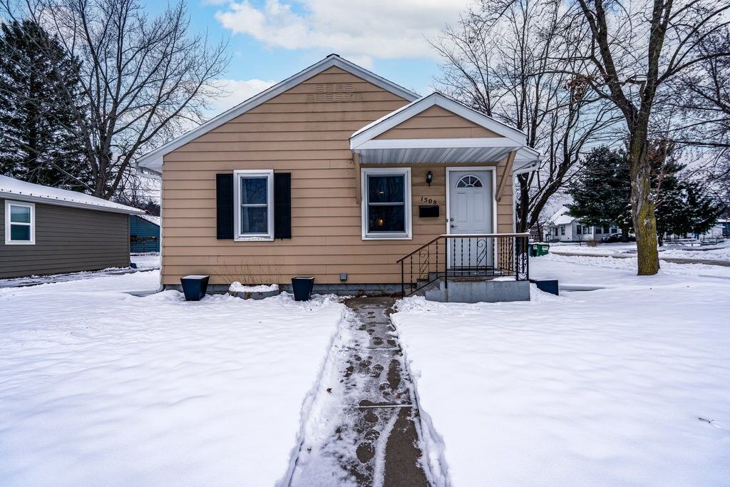 Property Photo: 1508 Margaret Street WI 54701
