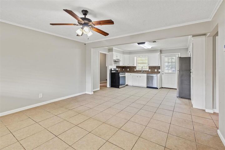 Property Photo:  728 W Lyons Street W  LA 70663 