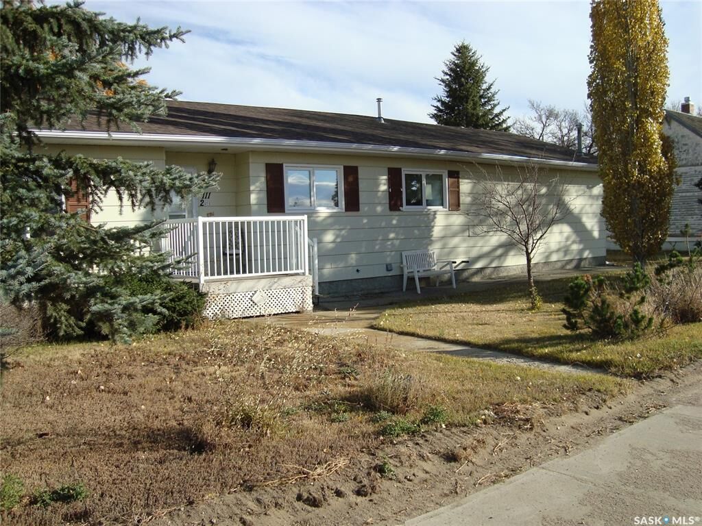 Property Photo: 111 2nd Street E SK S0L 1T0