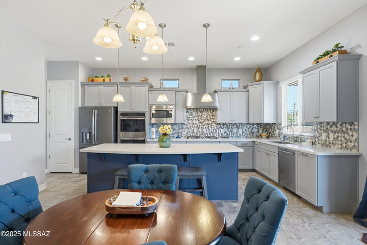 Property Photo: 11788 N Mabini Place AZ 85737