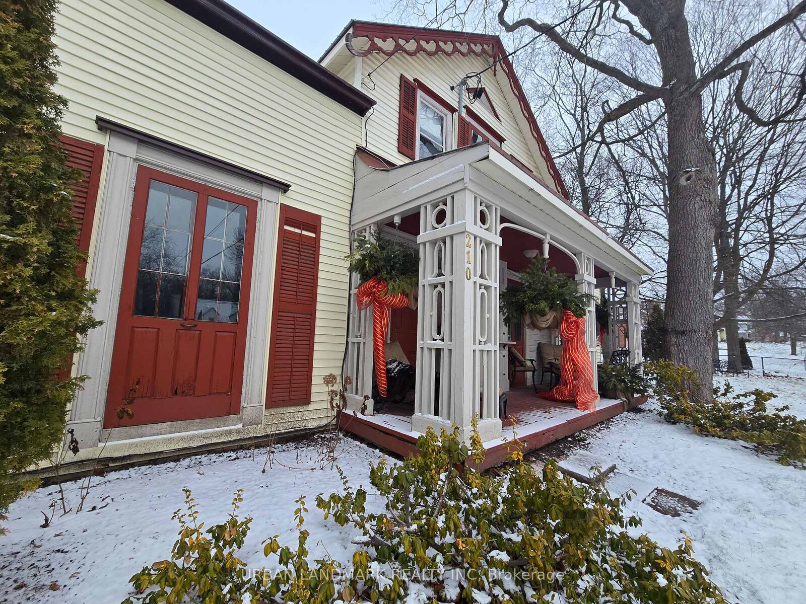 Property Photo:  210 St Lawrence Street E  ON K0K 2K0 