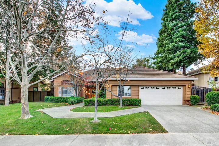 Property Photo:  518 Canyon Oak Drive  CA 95688 