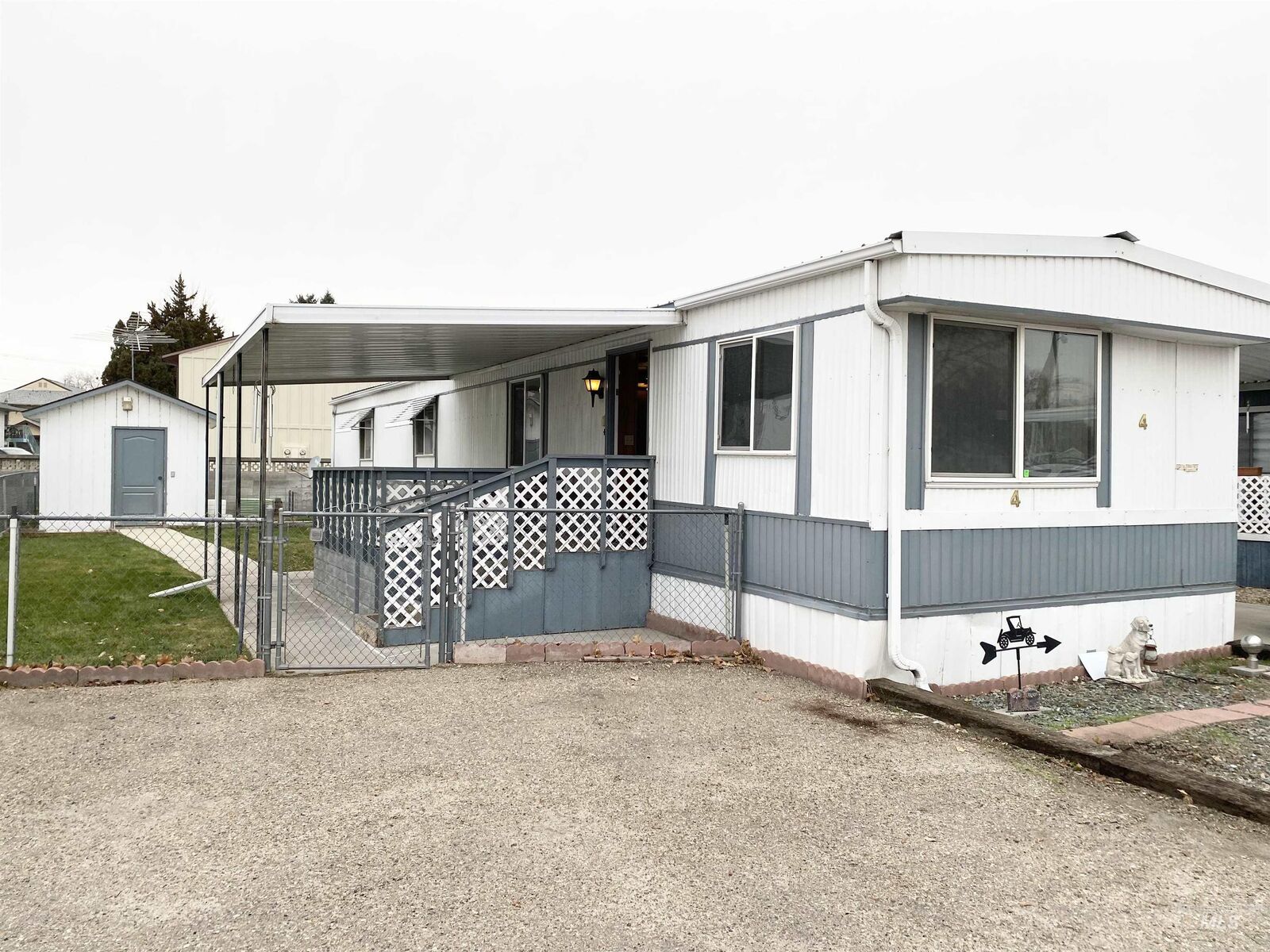 Property Photo: 2205 E Linden 4 ID 83605