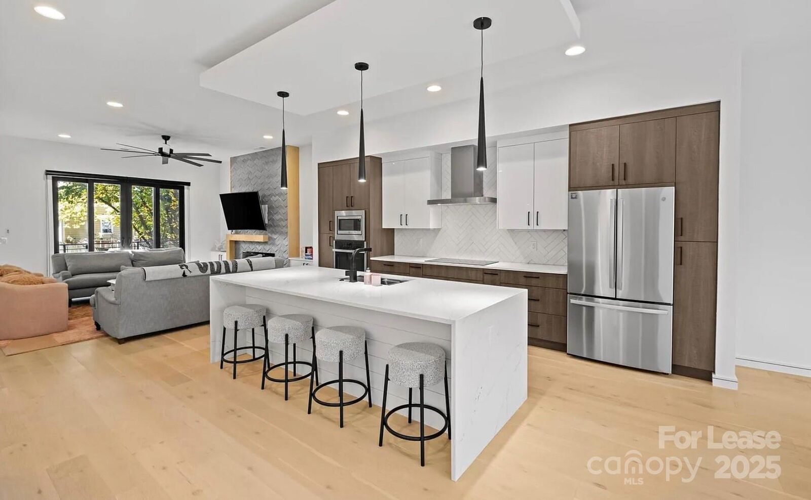 Property Photo: 2712 N Davidson Street NC 28205