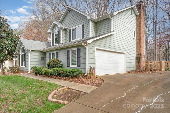 Property Photo: 8618 Hornwood Court NC 28215