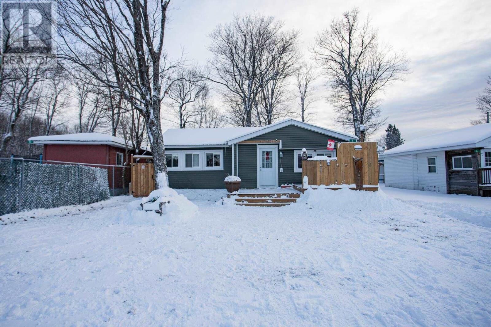 Property Photo:  8 Wildwood Dr  ON P6A 5K7 