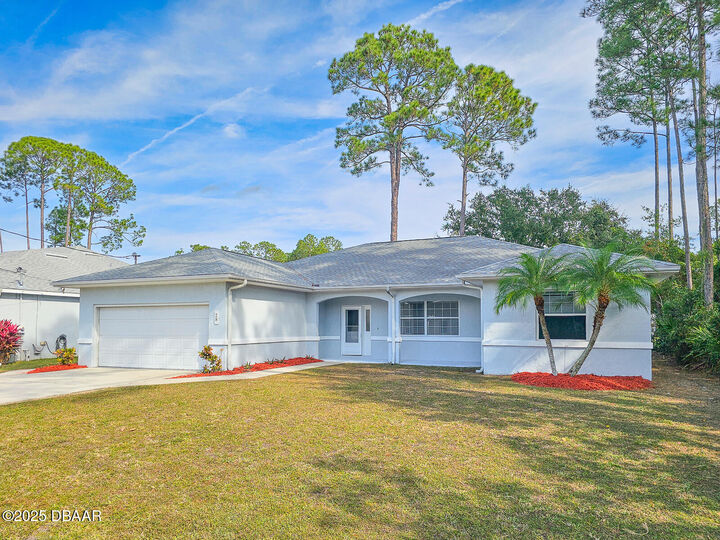Property Photo: 28 Botany Lane FL 32137