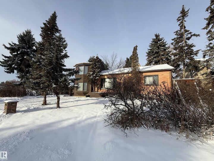 Photo de la propriété:  11026 110 Avenue NW  AB T5H 1H9 