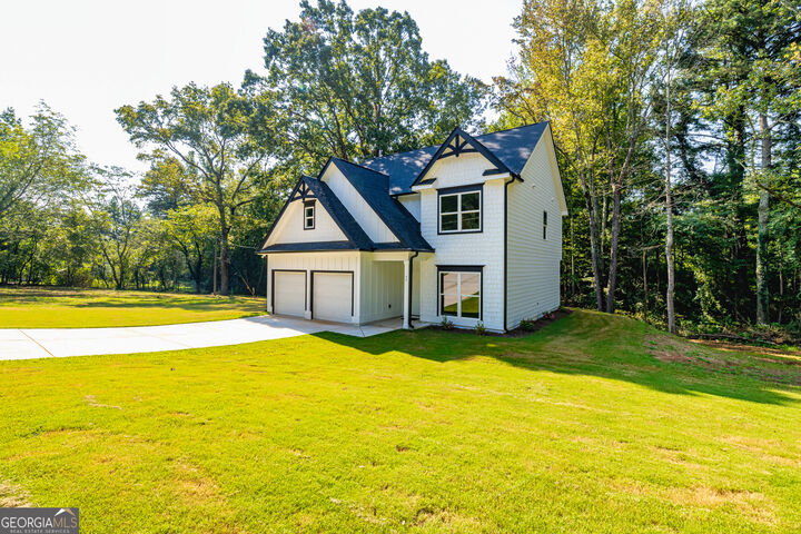 Property Photo:  142 Arnco 3rd Street  GA 30263 