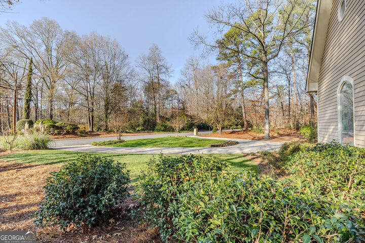 Property Photo: 215 Rollingwood Circle NW GA 30165