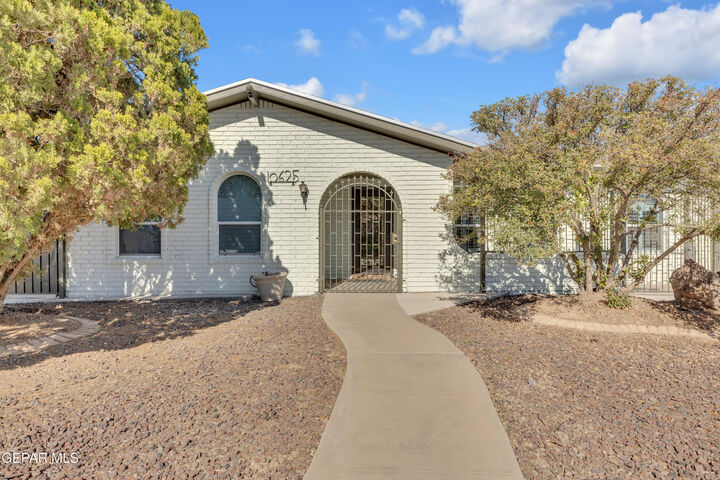 Property Photo: 10625 Vista Lomas Drive TX 79935