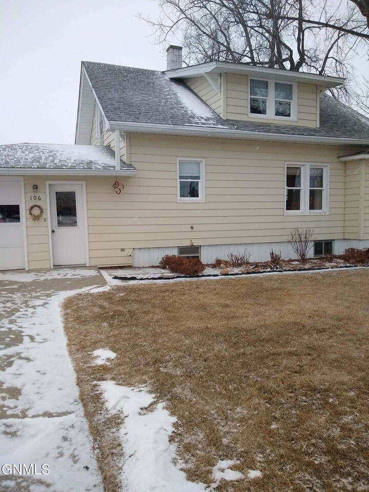 Property Photo: 106 1st Street NW ND 58413
