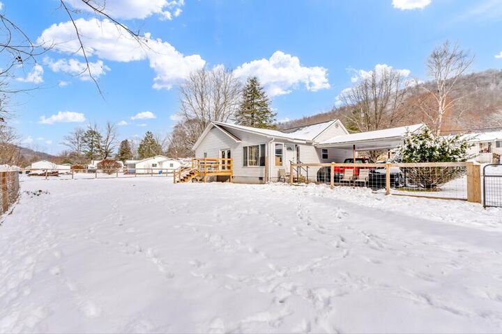 Property Photo: 454 13th St WV 25962