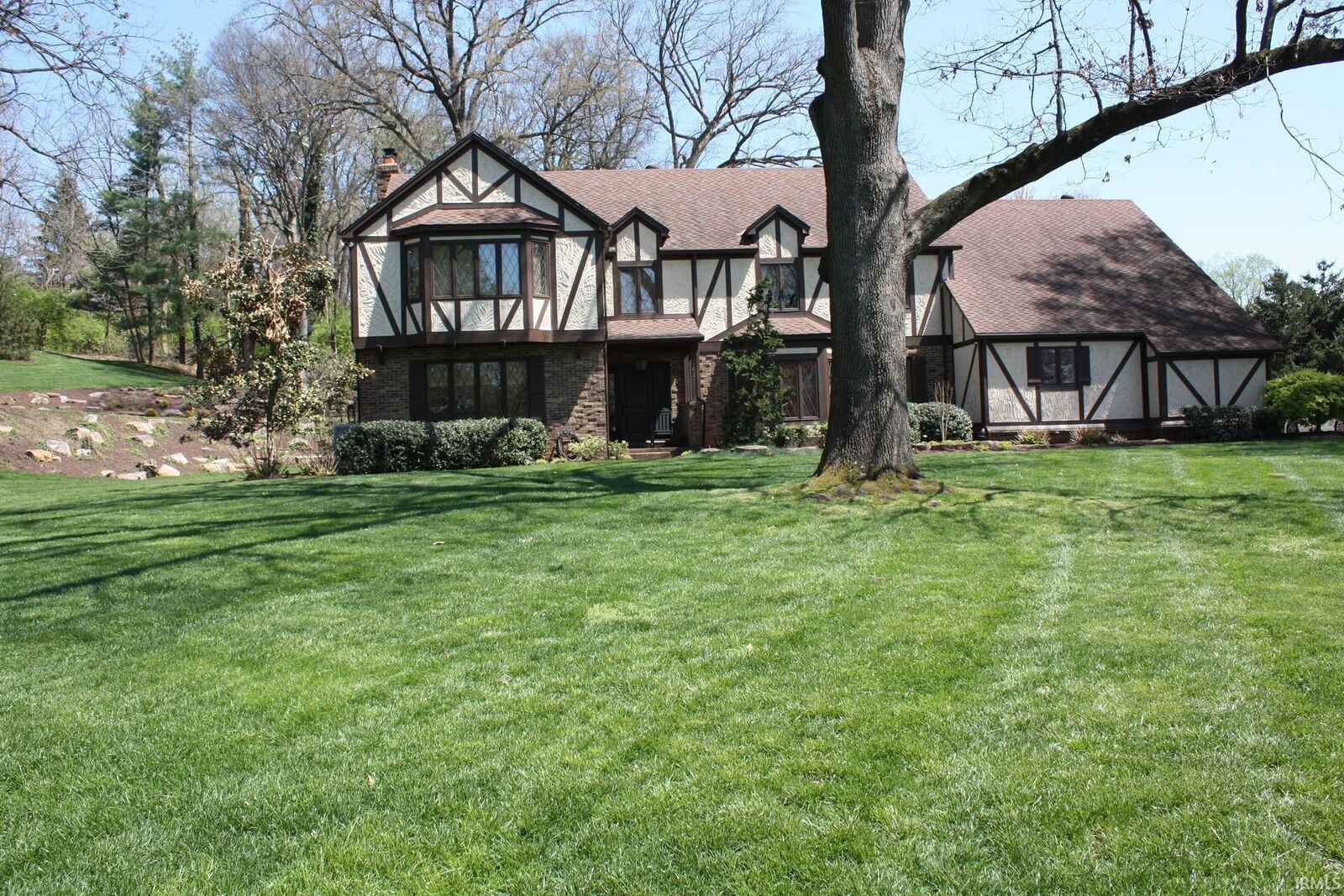 Property Photo:  802 Wiltshire Drive  IN 47715 