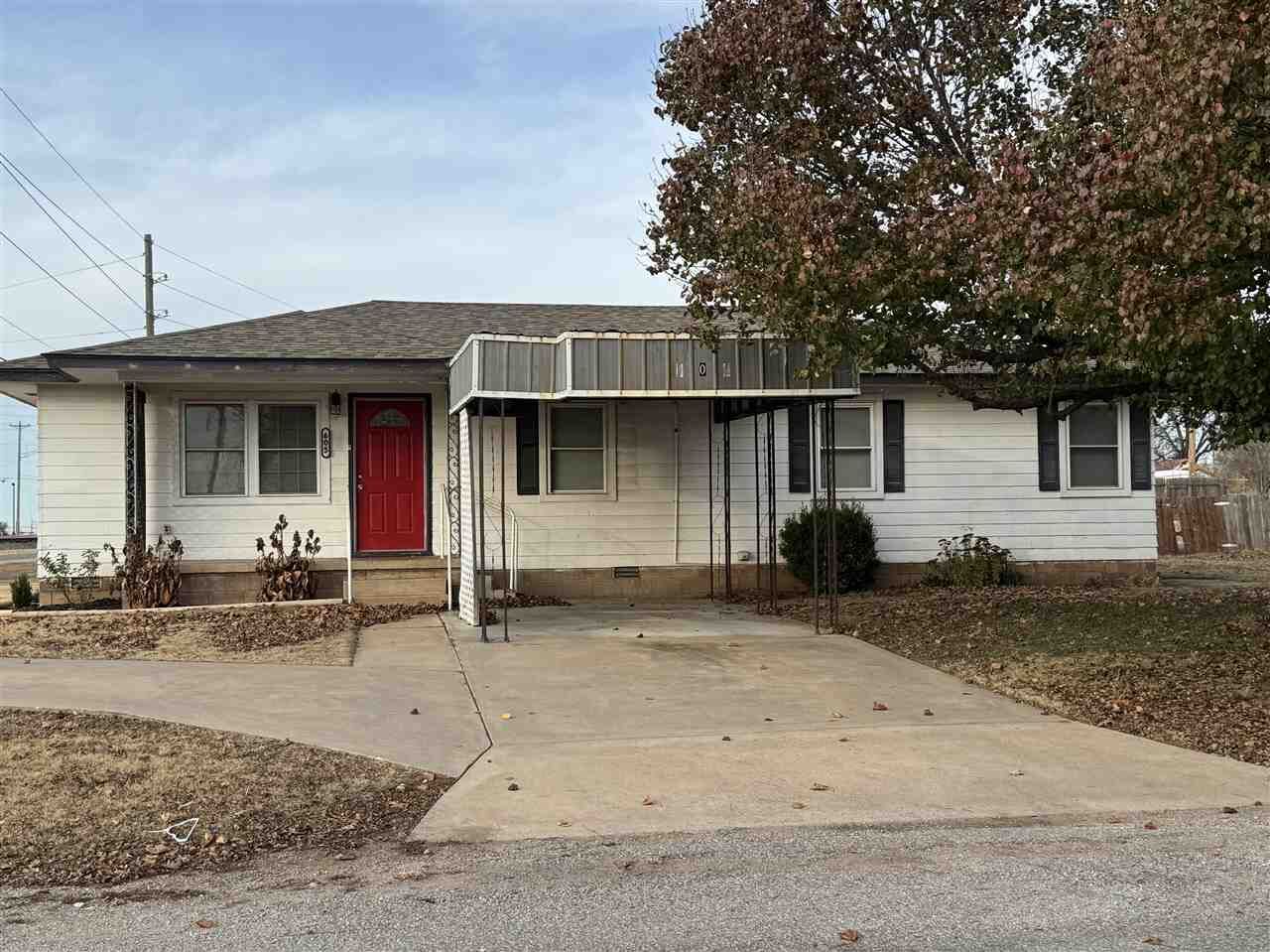 Property Photo: 605 W Harper OK 73541