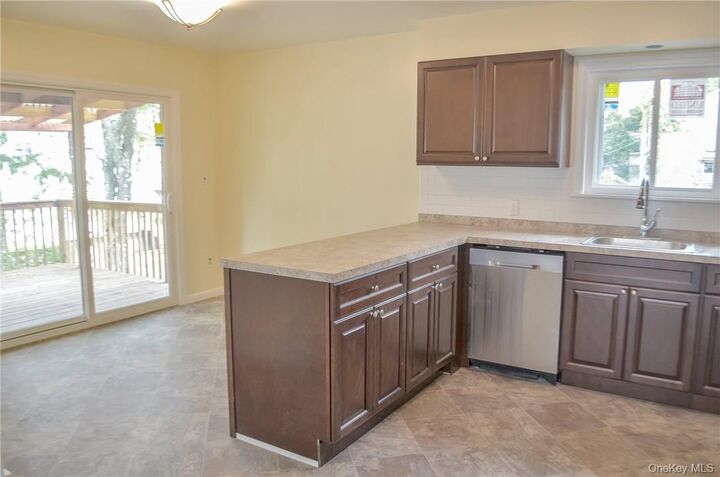 Property Photo:  11 Elm Street 2nd Floor  NY 10591 